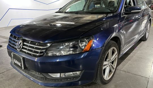 Volkswagen • Passat