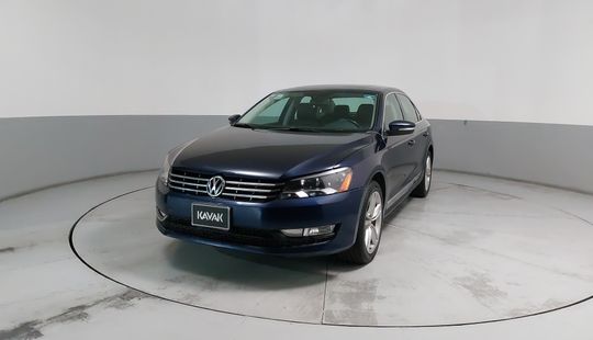 Volkswagen • Passat