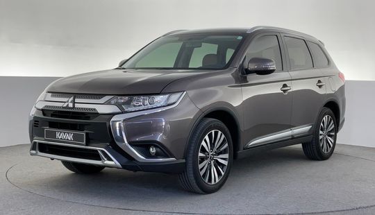 Mitsubishi • Outlander