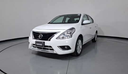 Nissan • Versa