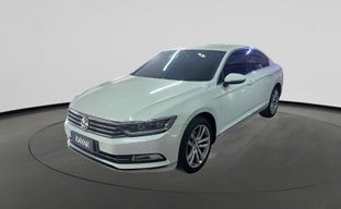 Volkswagen • Passat