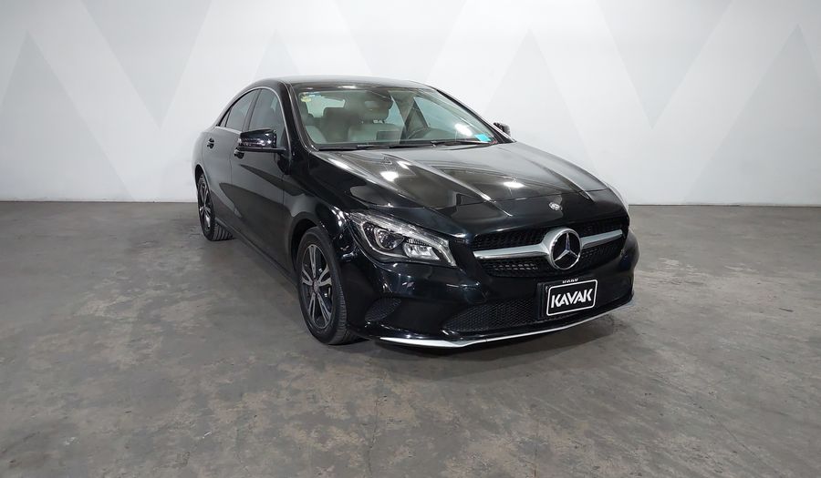 Mercedes Benz Clase Cla 1.6 CLA 200 CGI SPORT AT Coupe 2017