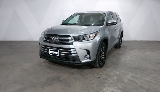 Toyota • Highlander