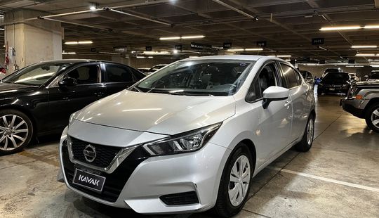 Nissan • Versa