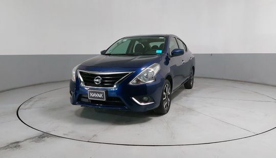 Nissan • Versa