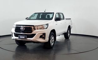 Toyota • Hilux