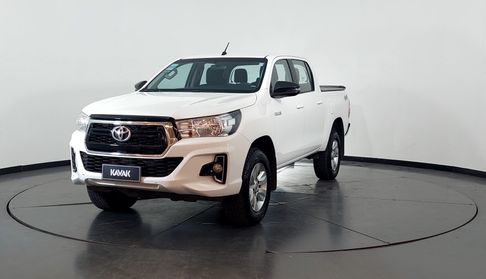 Toyota Hilux 2.8 CD SR L19 MT 4X4 Pickup 2020