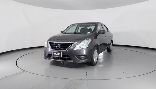 Nissan • Versa