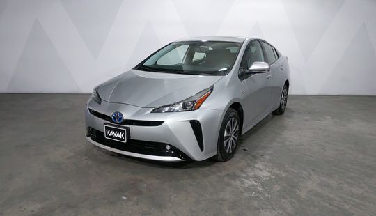 Toyota • Prius