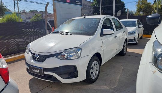 Toyota • Etios