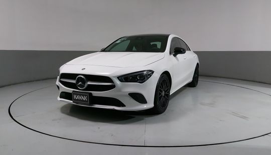 Mercedes Benz • Clase CLA