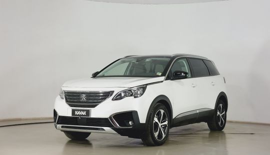 Peugeot • 5008