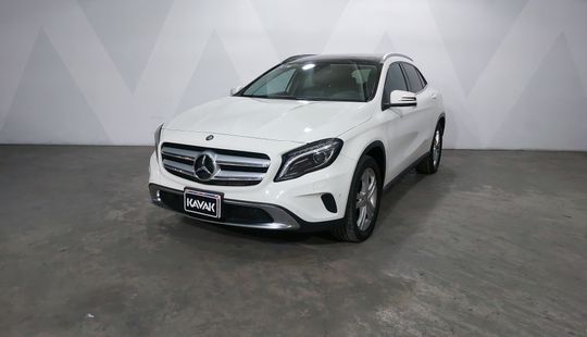 Mercedes Benz • Clase GLA