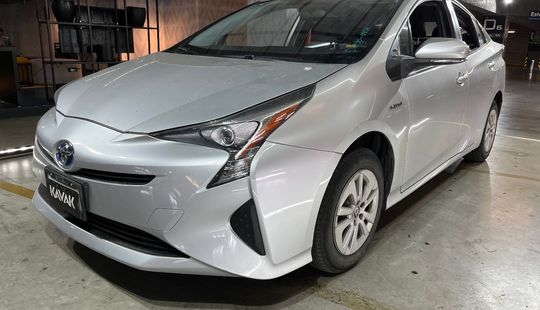 Toyota • Prius