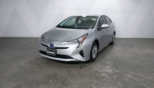 Toyota • Prius