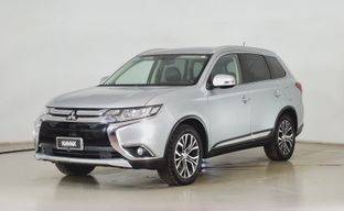 Mitsubishi • Outlander