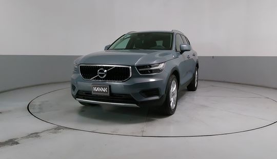 Volvo • XC40