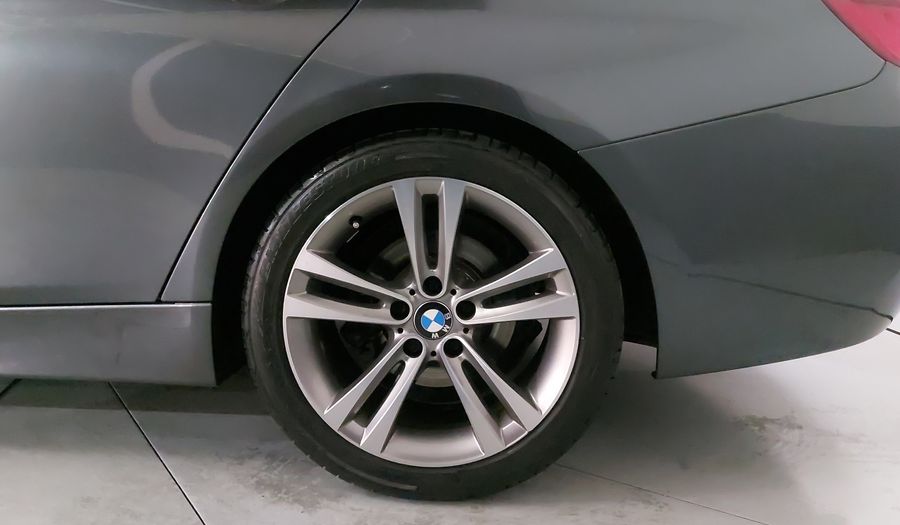 Bmw Serie 3 2.0 330IA SPORT LINE Sedan 2016