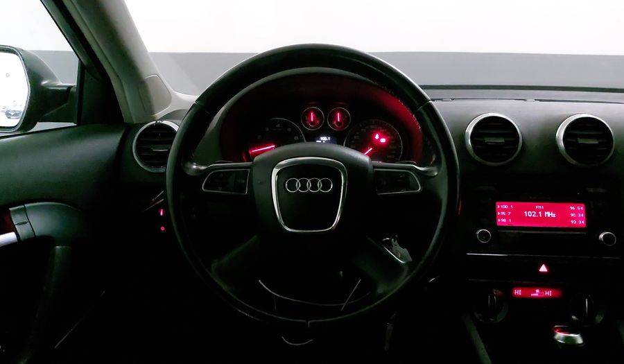 Audi A3 1.4 TFSI AMBIENTE PLUS S TRONIC Hatchback 2012