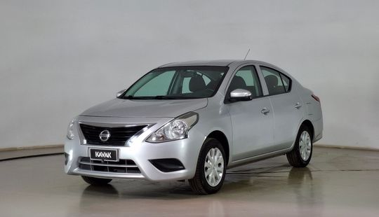 Nissan • Versa