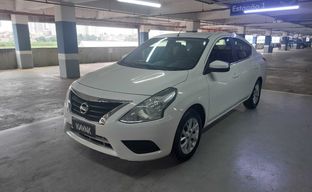 Nissan • Versa