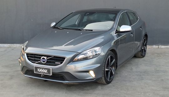 Volvo • V40