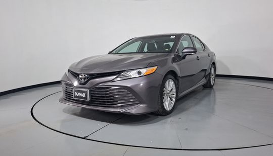 Toyota • Camry