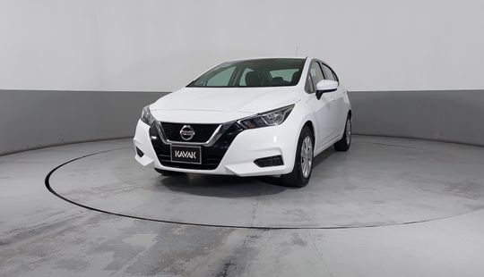 Nissan • Versa