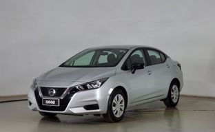 Nissan • Versa