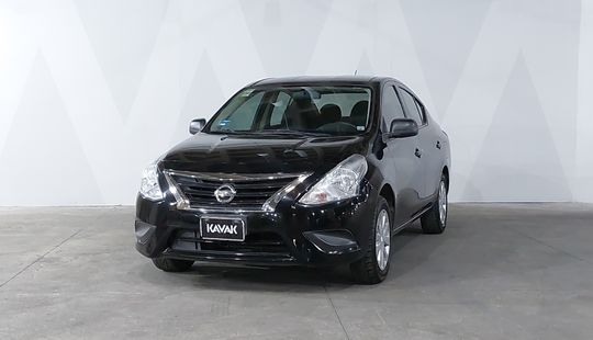 Nissan • Versa