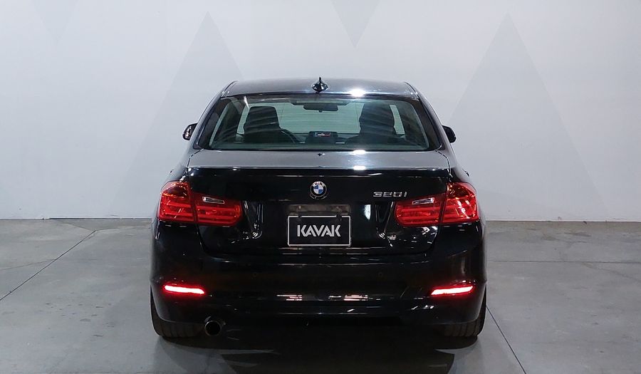 Bmw Serie 3 2.0 320IA Sedan 2014