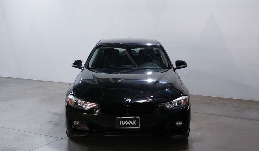 Bmw Serie 3 2.0 320IA Sedan 2014