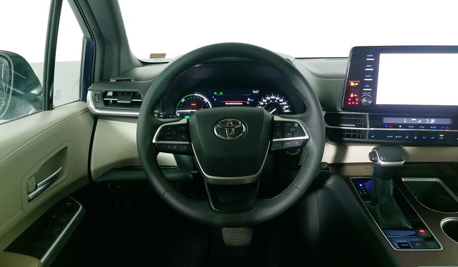 Toyota Sienna 2.5 HEV XLE PIEL AUTO Minivan 2022