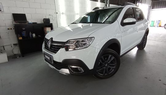 Renault • Sandero Stepway