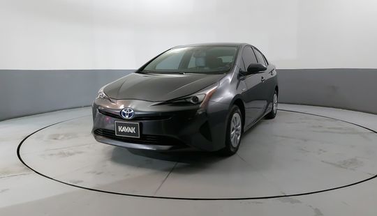 Toyota • Prius