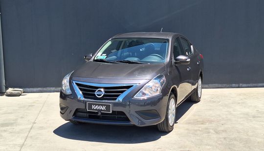 Nissan • Versa