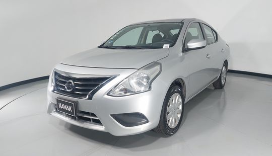 Nissan • Versa