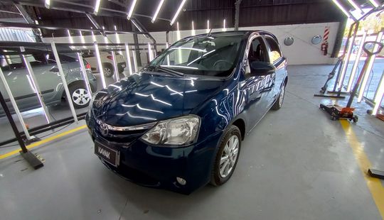 Toyota • Etios