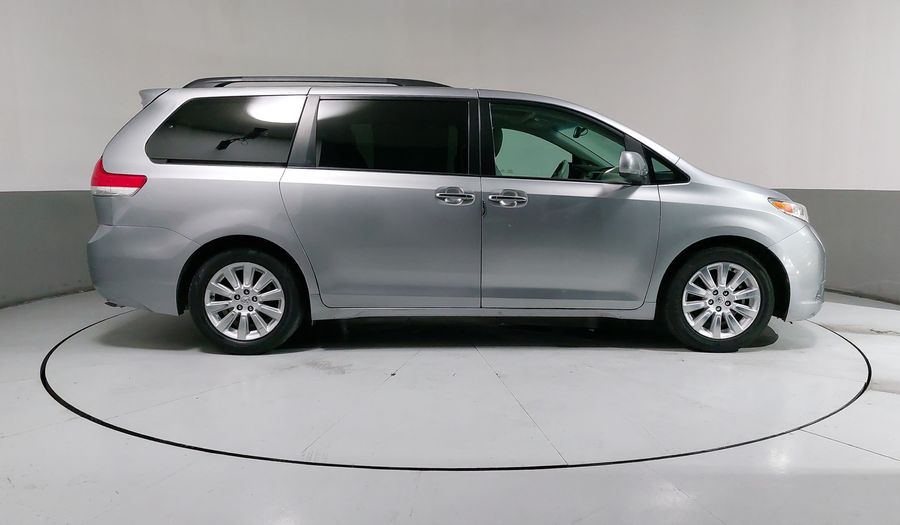 Toyota Sienna 3.5 XLE PIEL AT Minivan 2013