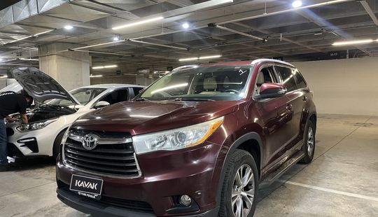 Toyota • Highlander