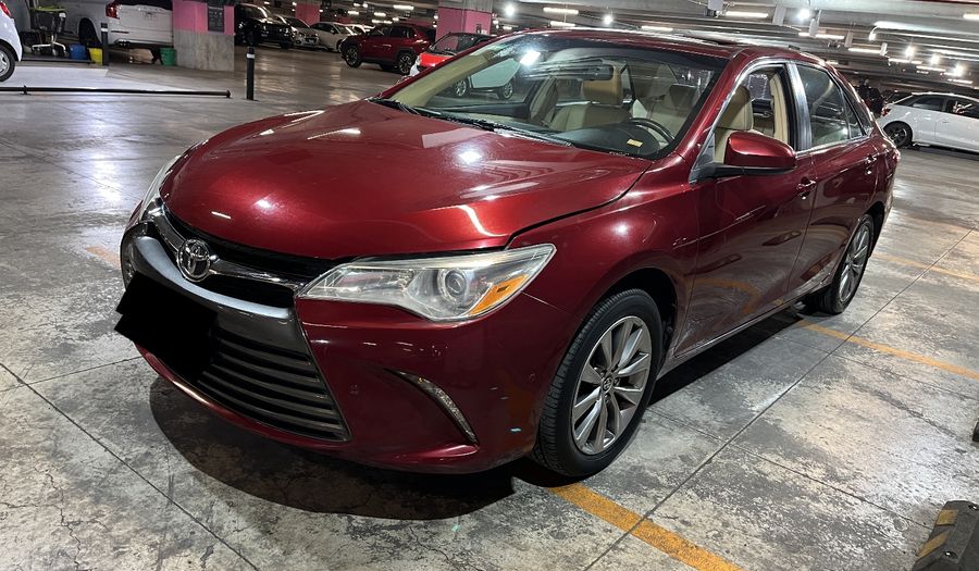 Toyota Camry 2.5 XLE L4 AT Sedan 2017