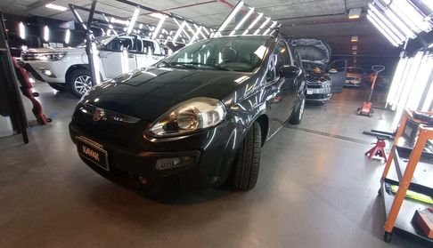 Fiat Punto 1.4 ATTRACTIVE MT Hatchback 2013