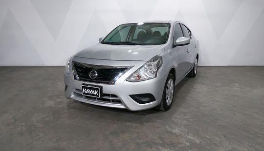 Nissan • Versa