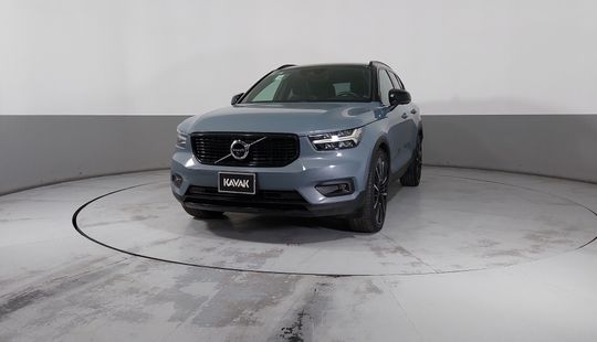 Volvo • XC40