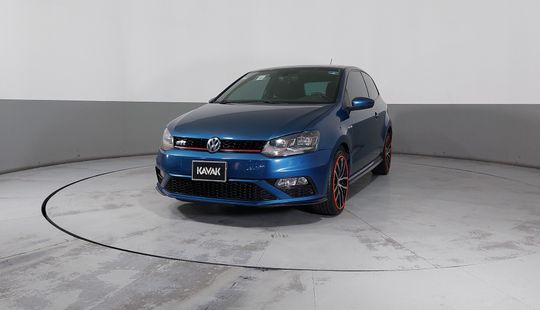 Volkswagen • Polo