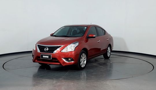 Nissan • Versa