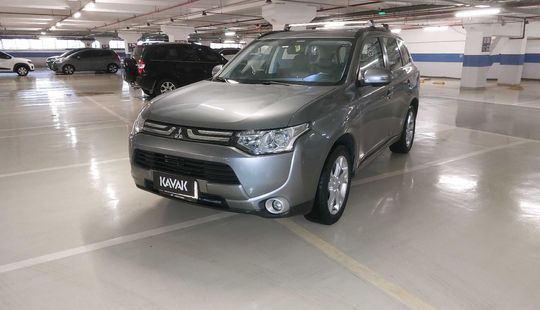 Mitsubishi • Outlander