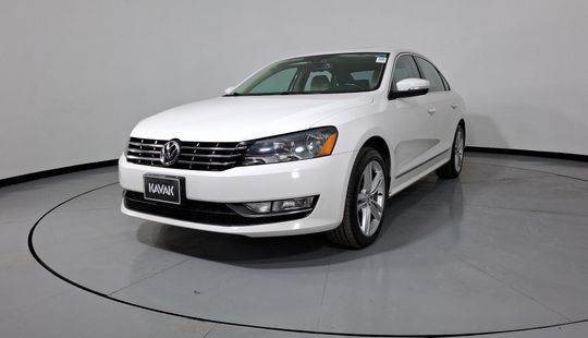 Volkswagen • Passat