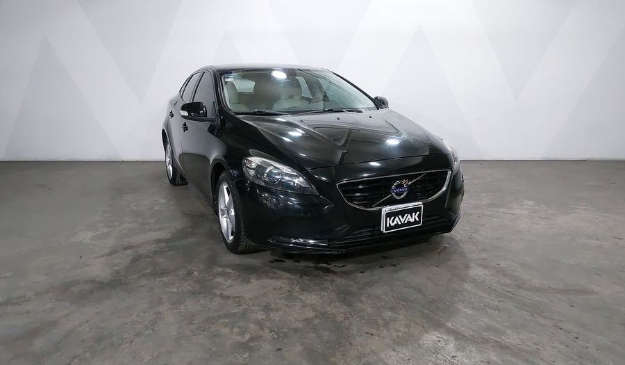 Volvo V40 2.0 FIRST EDITION T3 Hatchback 2016