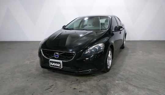 Volvo • V40